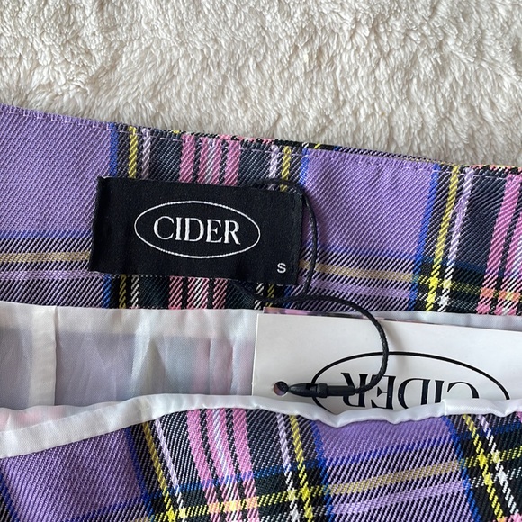 Summer clothing for sale - Picture 4 of 8